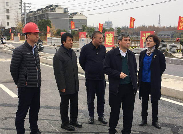 泰州市市长史立军察看泰州西客站工程